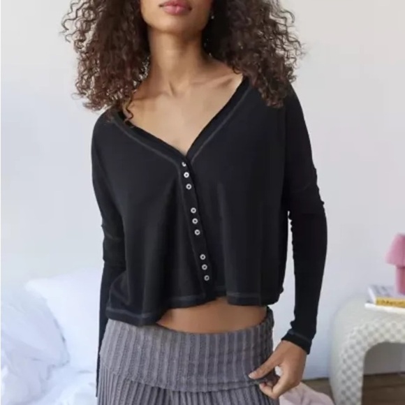 UO Out From Under BouncePlush Chloe Button-Up Top, Black, Large, NWT - Picture 3 of 4